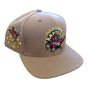 Host Pick 💕 Toronto Raptors Mitchell &
Ness Hardwood Classics Hat Cap 7 3/4